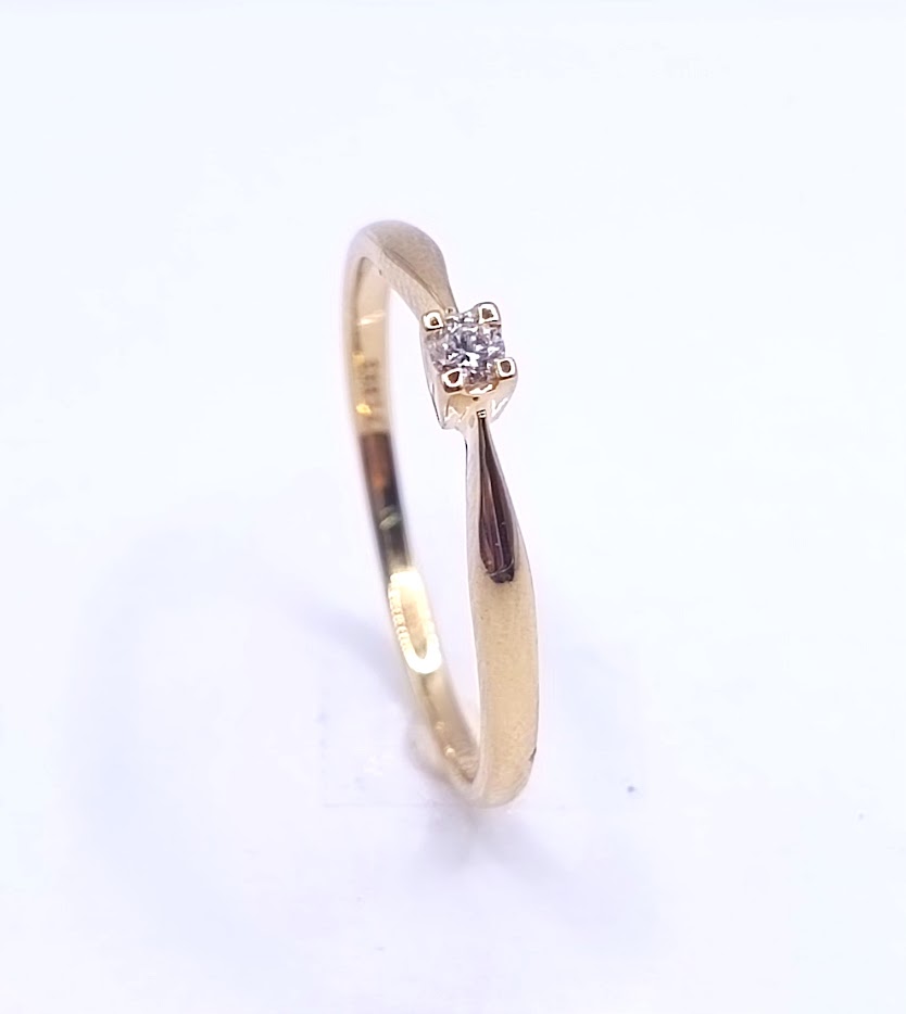 KR05-71893-DIA Anillo Oro Amarillo Brillante Solitario