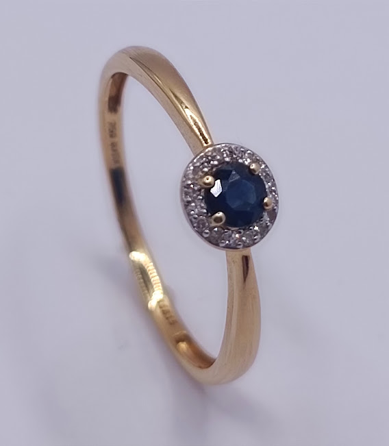 KR05-85815-DSA Anillo Oro Amarillo Billante Zafiro