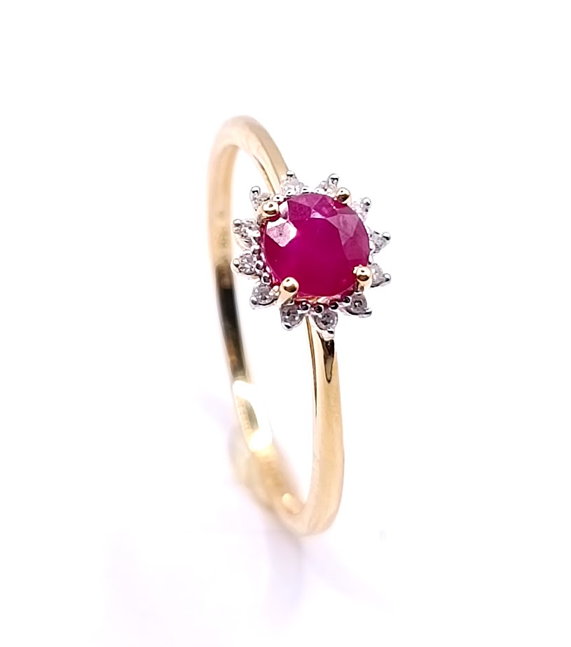 KR05-114740-**4 Anillo Oro Amarillo Brillante Rubi