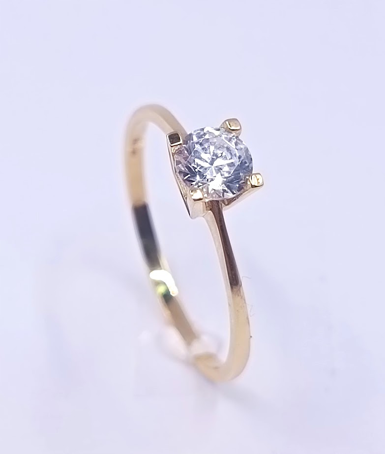 I8-I6SZR0253-FCZ Anillo Oro Amarillo Solitario Circon