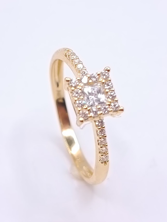 A 3317  Anillo Oro Amarillo Zircon