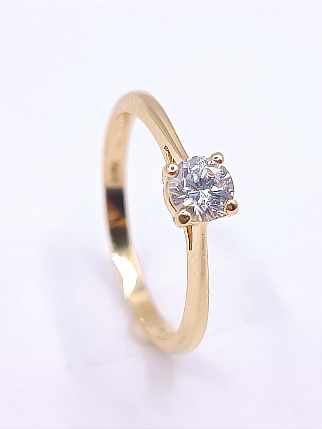 A 3568  Anillo Oro Amarillo Solitario Circon