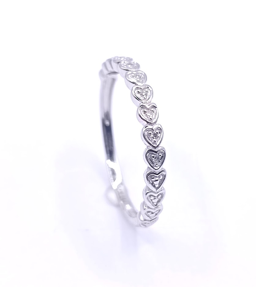 KR05-79610-**7 Anillo Oro Blanco Brillante Corazon