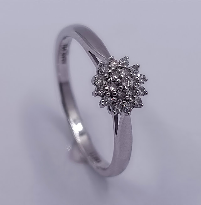 KR05-11551-**1 Anillo Oro Blanco Brillante 