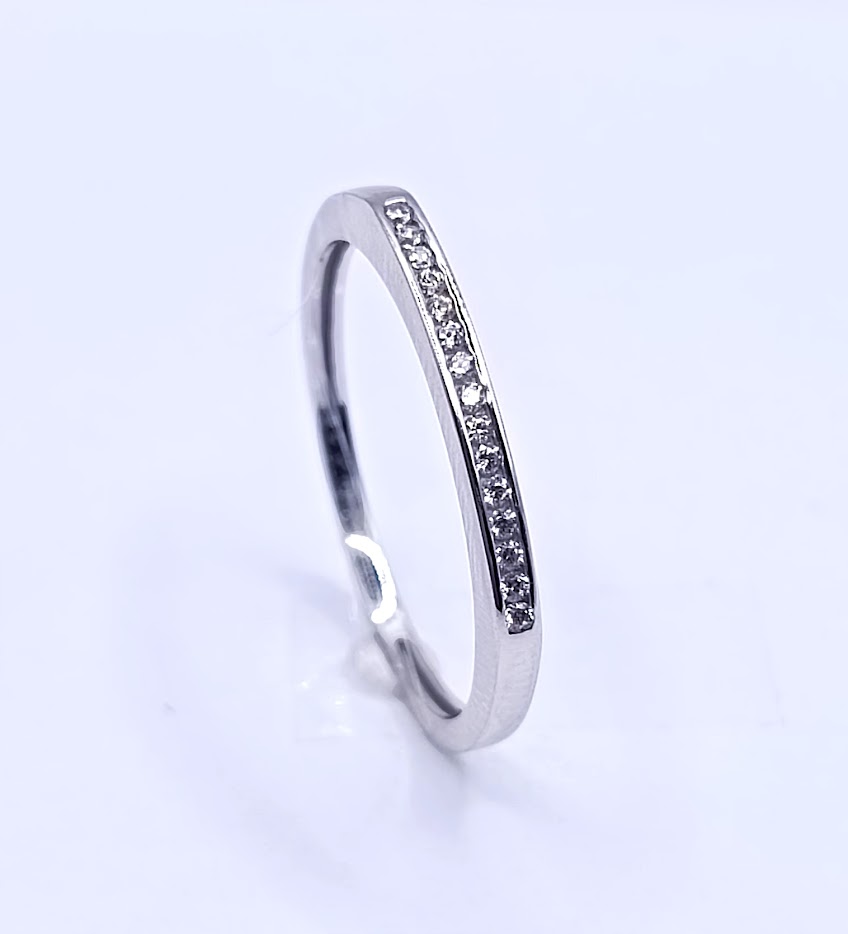 VX9-VX8ZR0158-W Anillo Oro Blanco Cintillo Circon