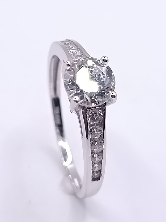 I26-I16SZR0241-W-FCZ Anillo Oro Blanco Compromiso Circon