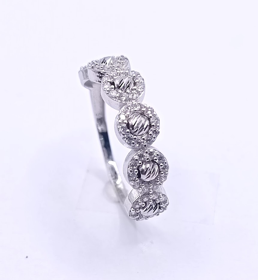 X7-VX7ZR0512-W-DC Anillo Oro Blanco Circon