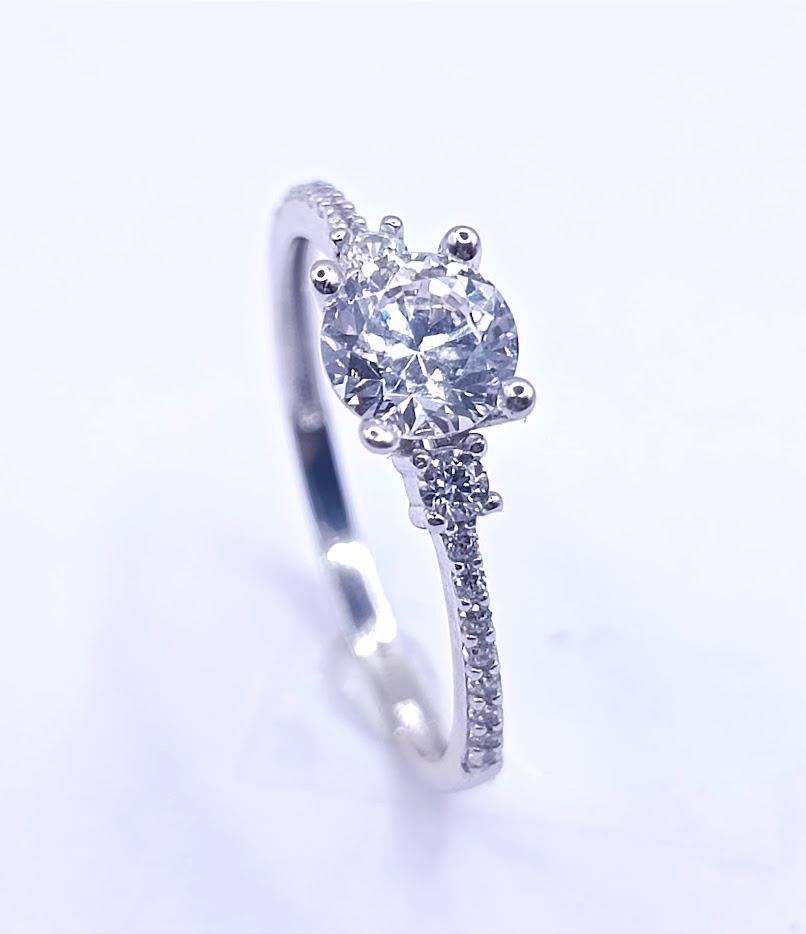 I14-I9SZR0231-W-FCZ Anillo Oro Blanco Compromiso Circon