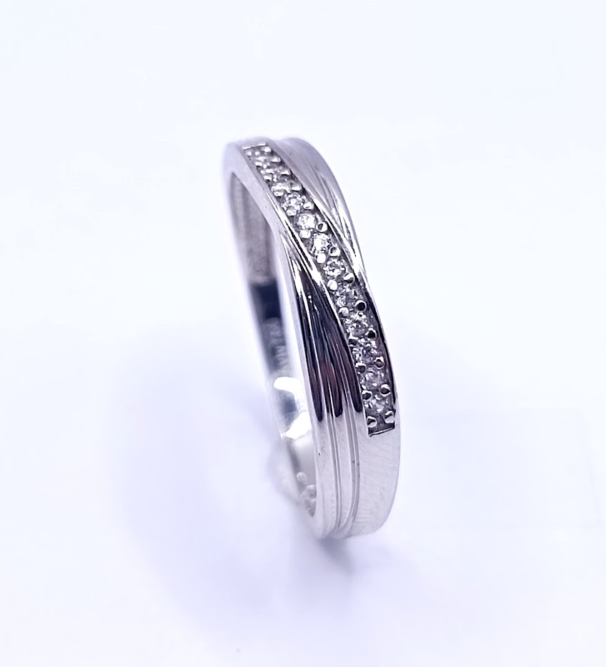 RDD01-2126-02 Anillo Oro Blanco Circon