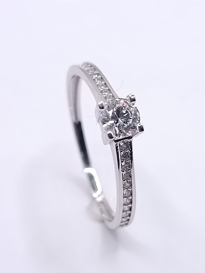 I2-ISZR0317-W-FCZ Anillo Oro Blanco Compromiso Circon 
