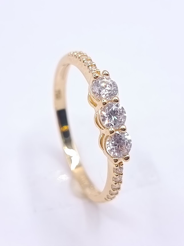 A 3897.3,25  Anillo Oro Amarillo Tricillo Circon