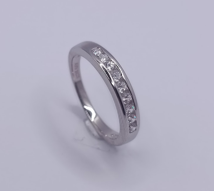 R-0548 Anillo Plata Cintillo