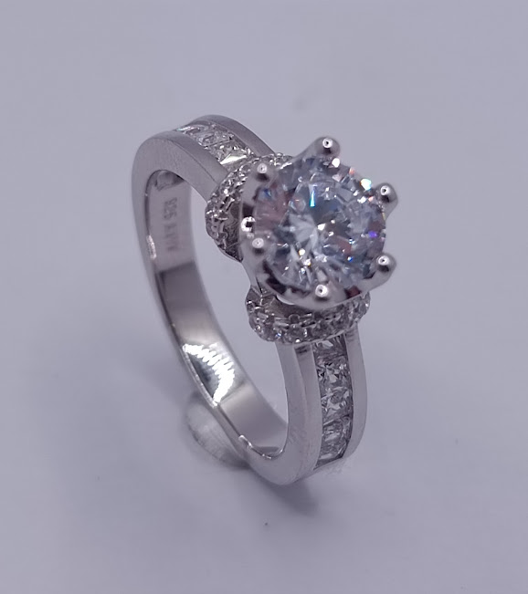 SL32901A1 Anillo Plata 