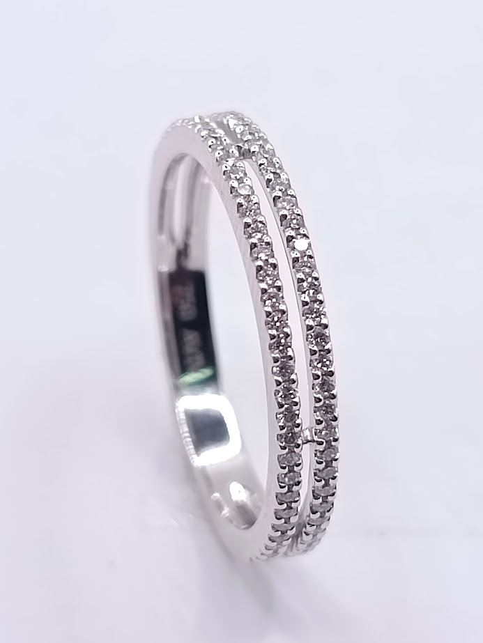R10932 Anillo Oro Blanco 70 Brillantes