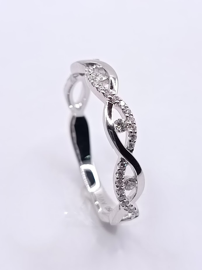R11286 Anillo Oro Blanco 38 Brillantes
