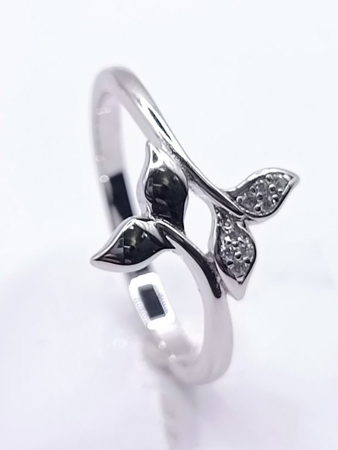 26549XRSWSH1 Anillo Plata Cola Ballena