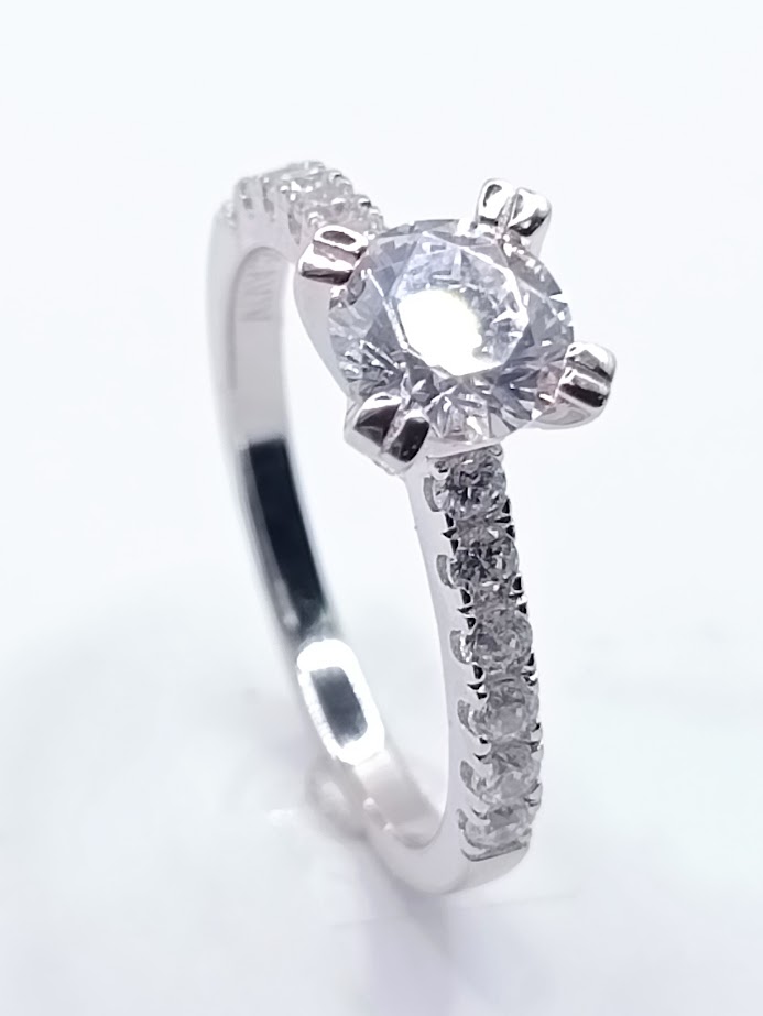 SL90823A1T Anillo de Plata 