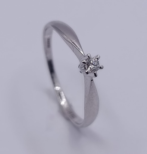 KR05-86890-**5 Anillo Oro Blanco Brillante Solitario